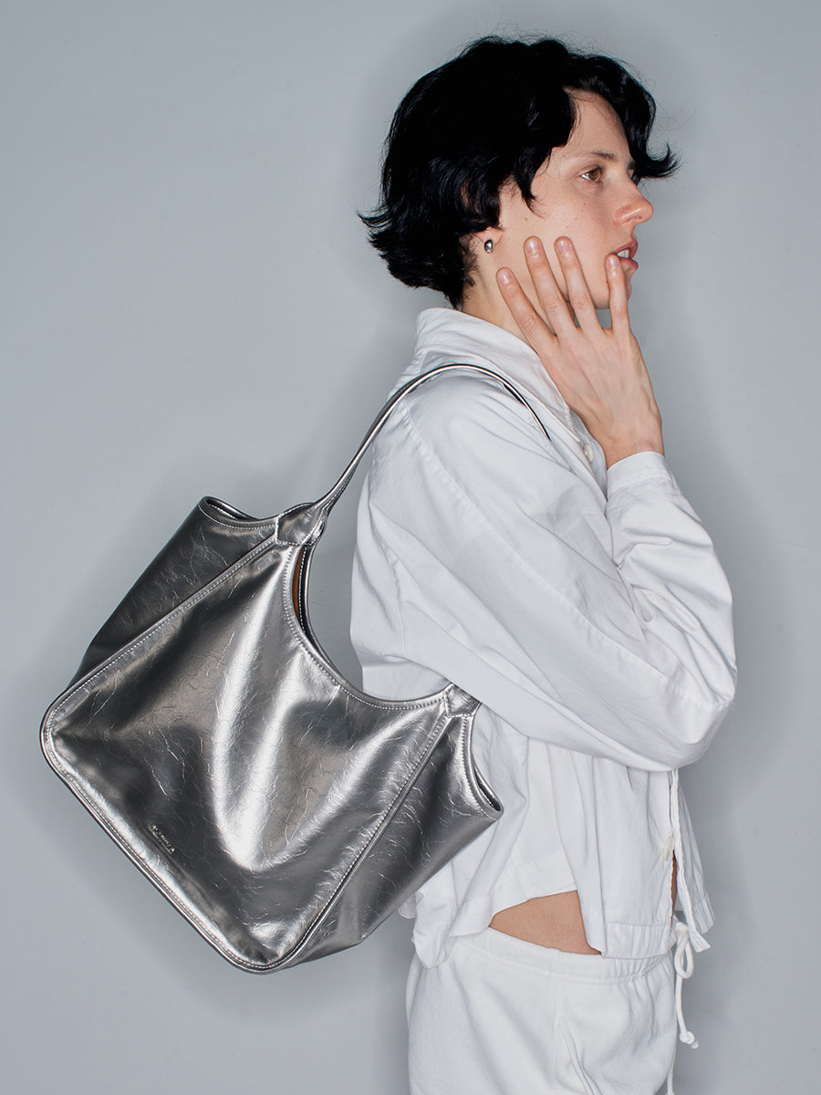 Fashionable oversized underarm tote bag