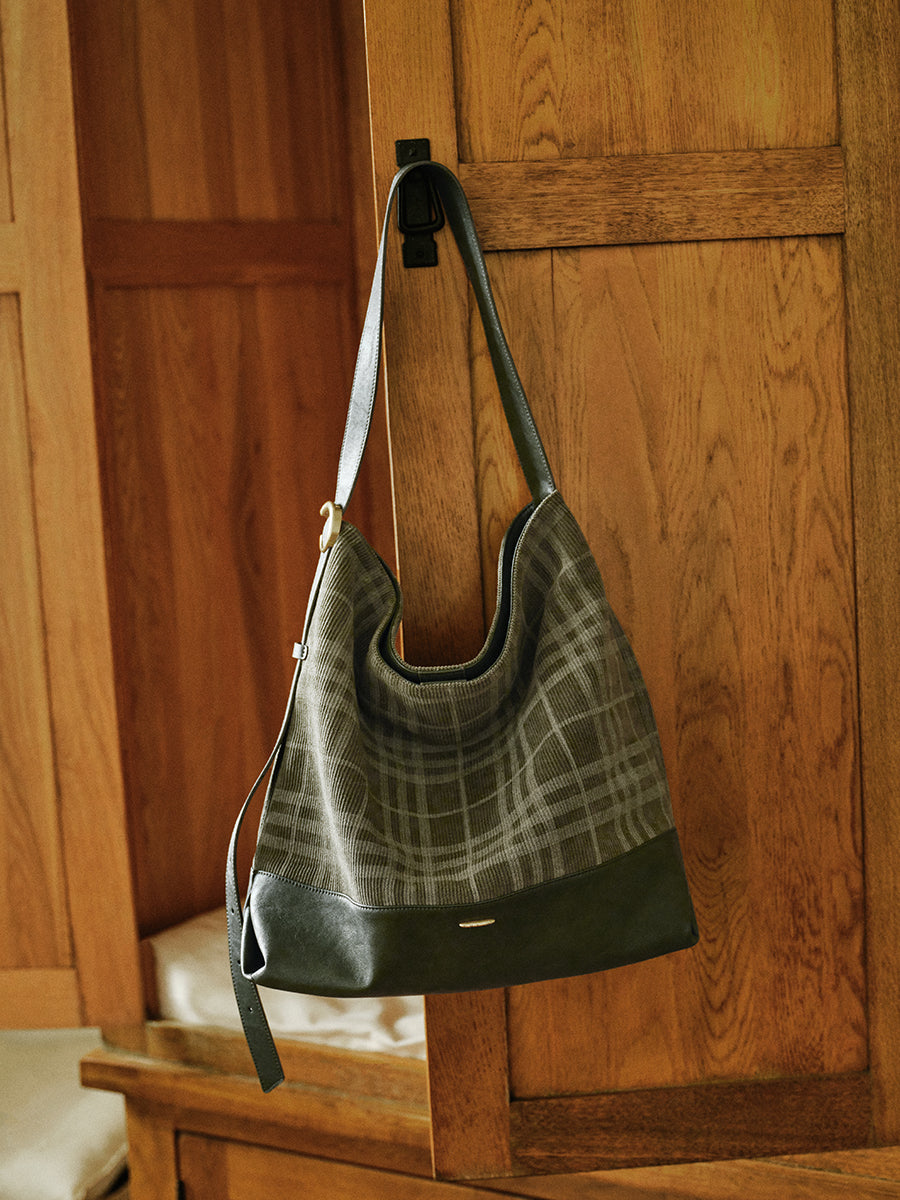 Soft corduroy bucket bag