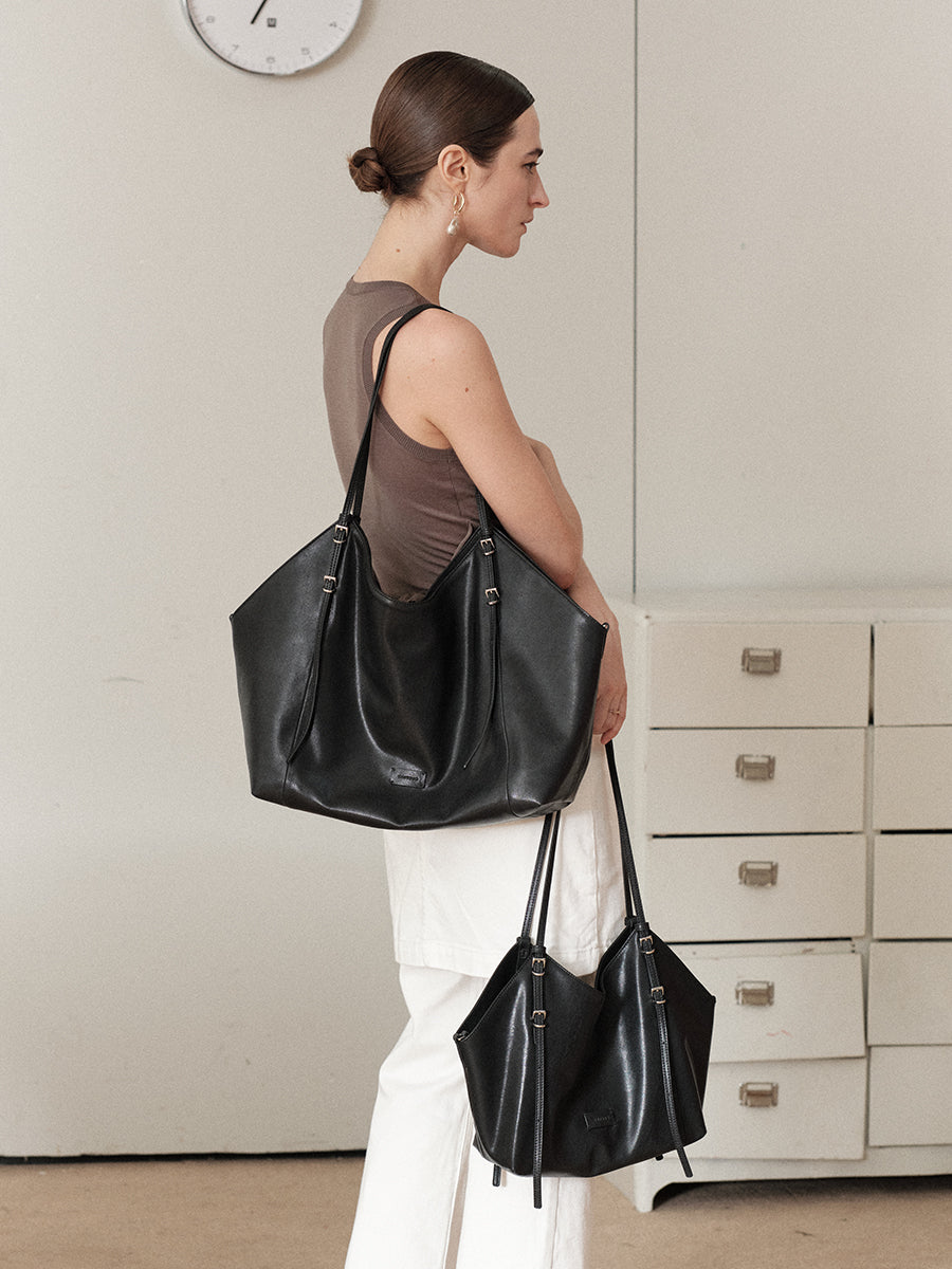 Beautiful practical large-capacity cowhide single-shoulder bag