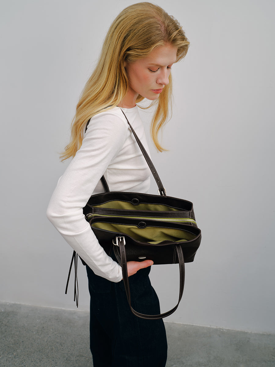 Large capacity sandwich tote bag