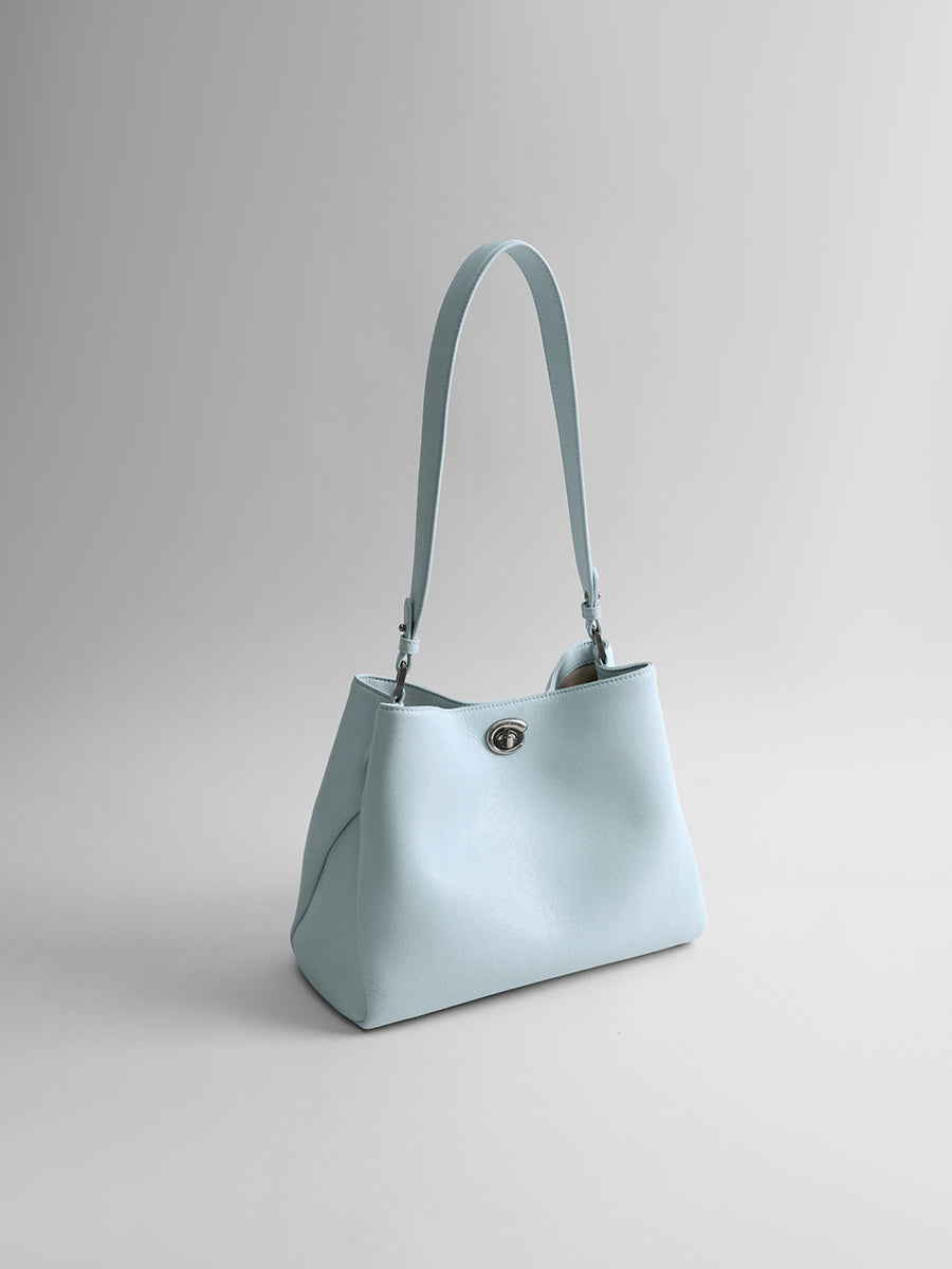 Minimalist, versatile bucket bag