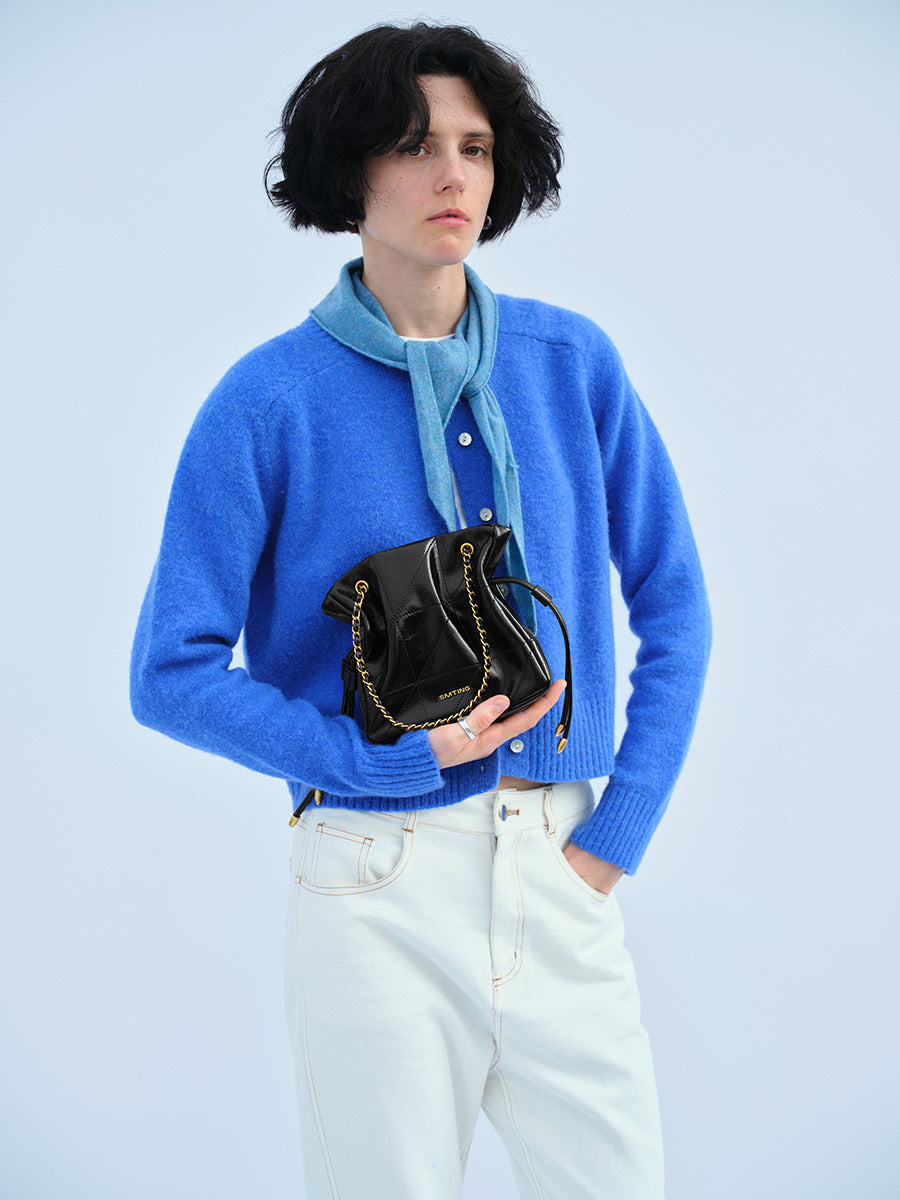 Tote bag with diamond pattern design