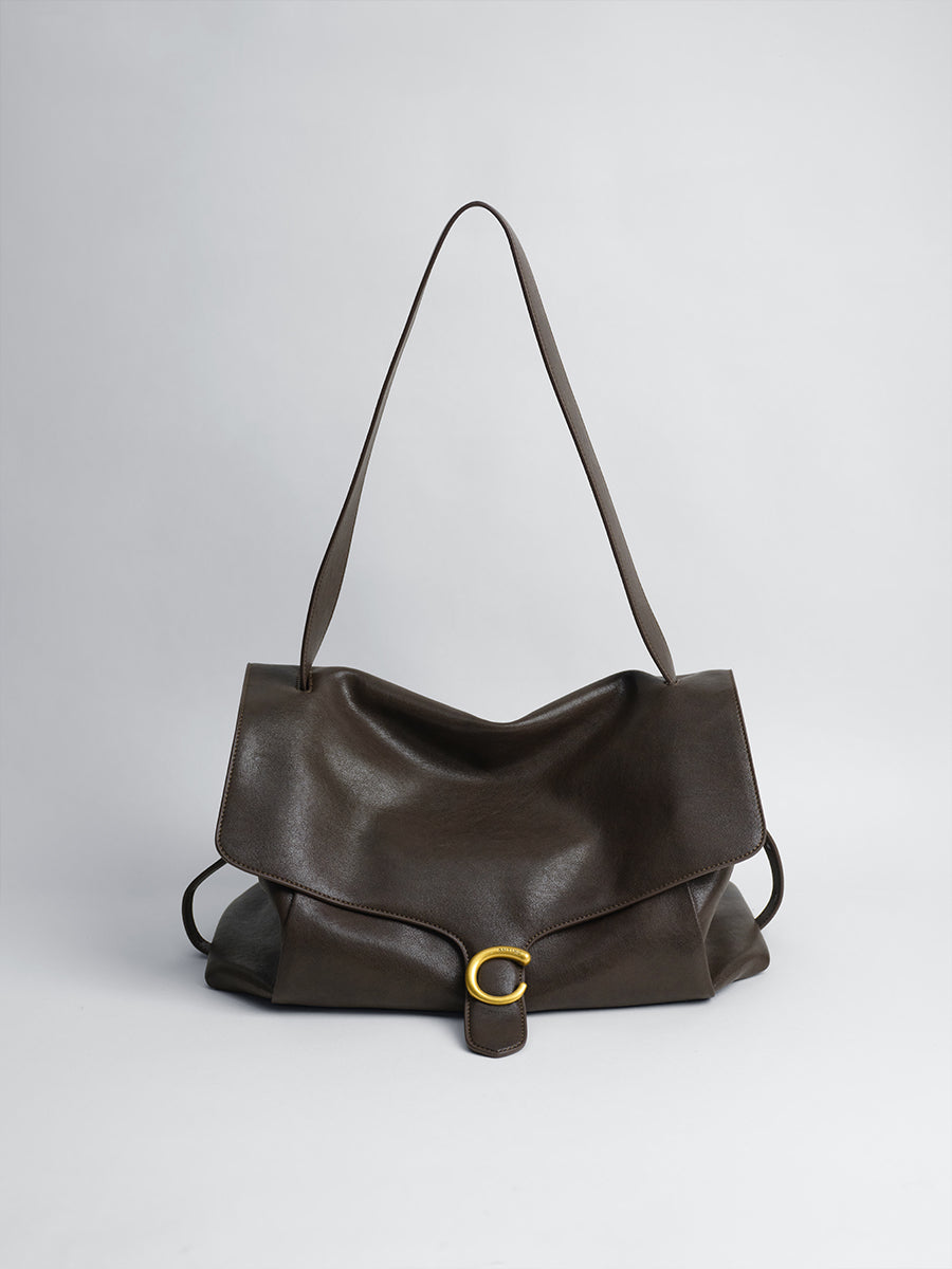 Large-capacity commuter hobo bag