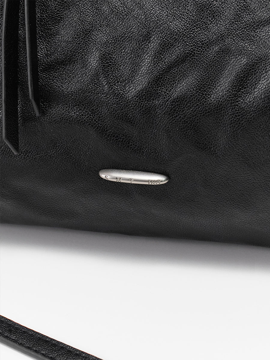 Relaxed hobo armpit bag