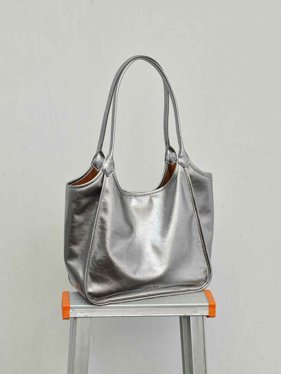 Fashionable oversized underarm tote bag