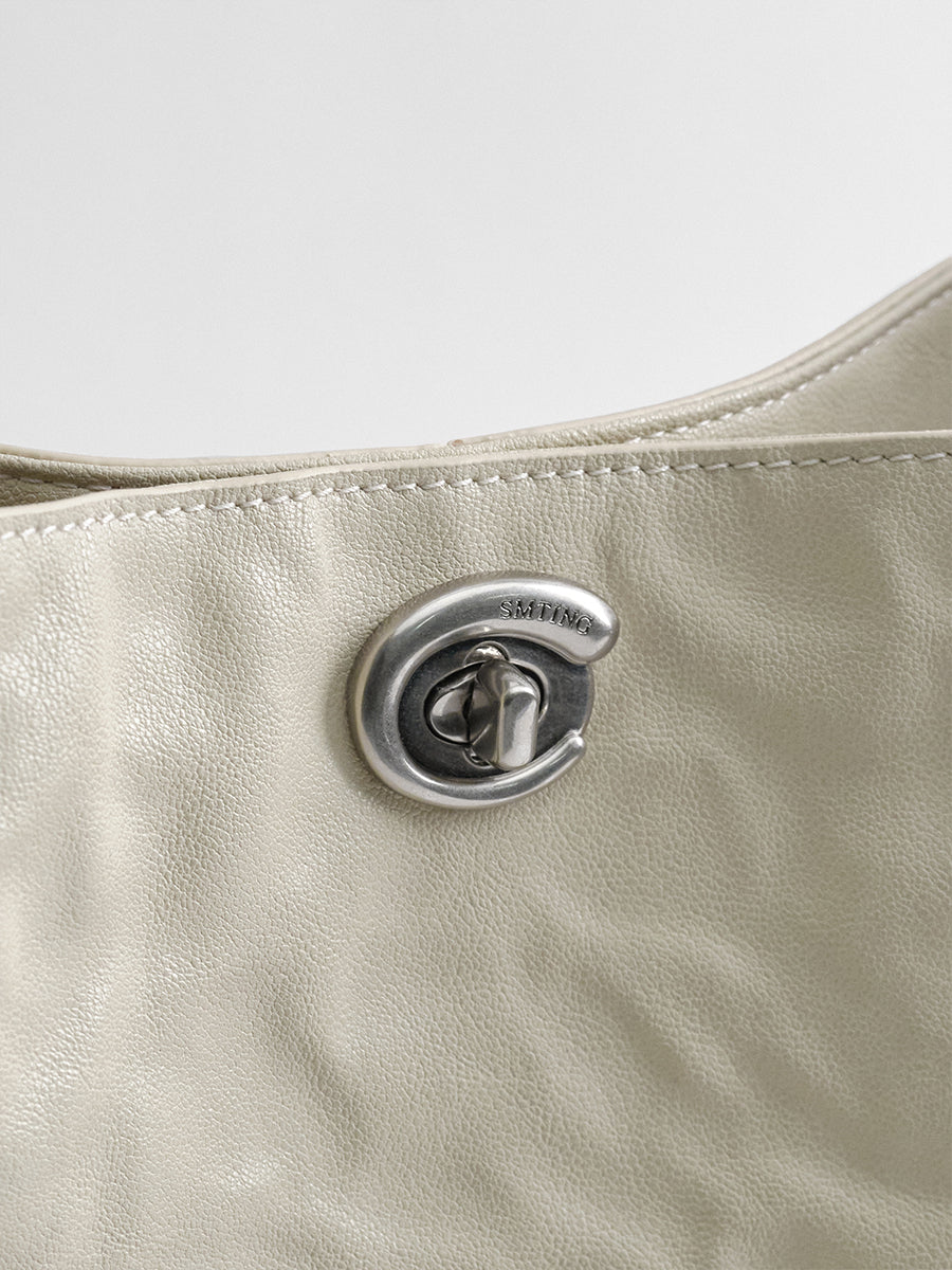 Sneaky design bucket bag