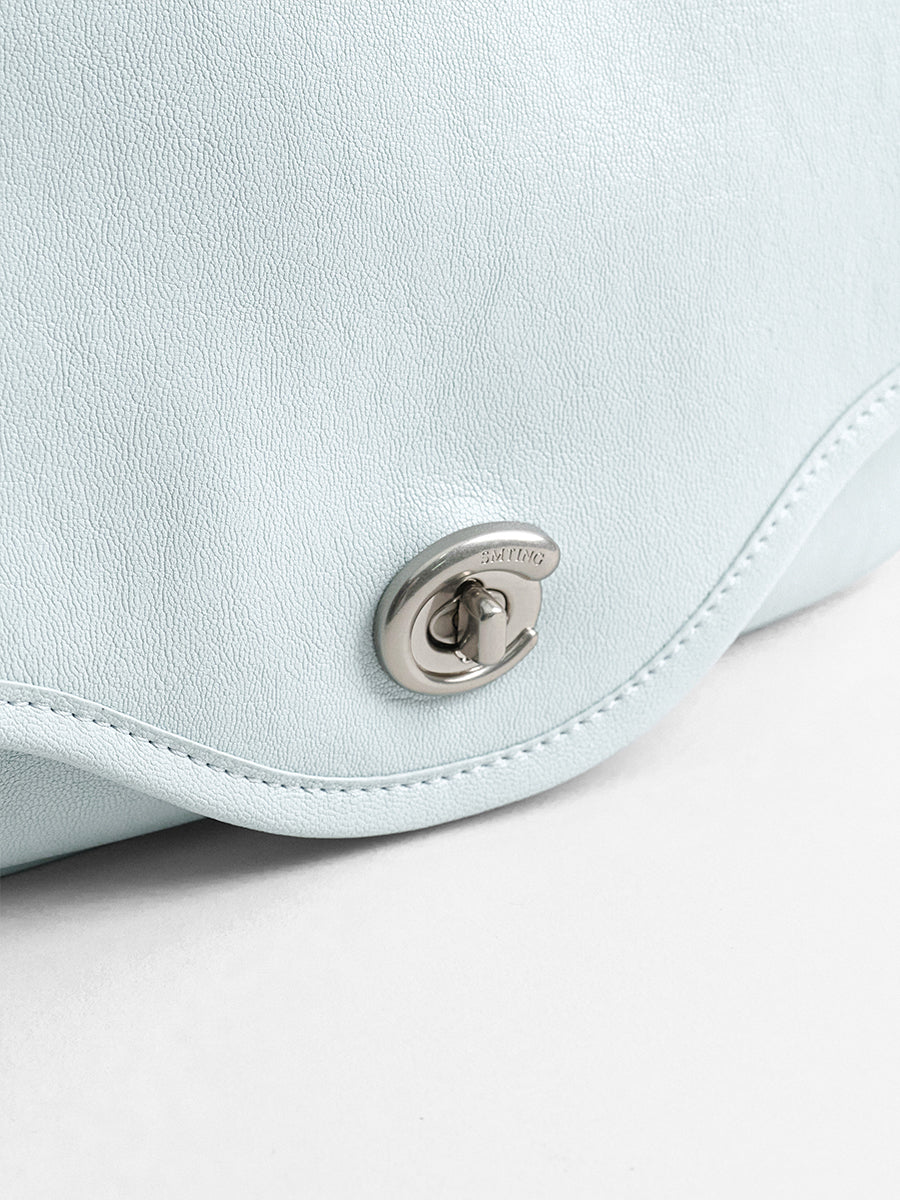 Luxurious lightweight shoulder bag with premium feel