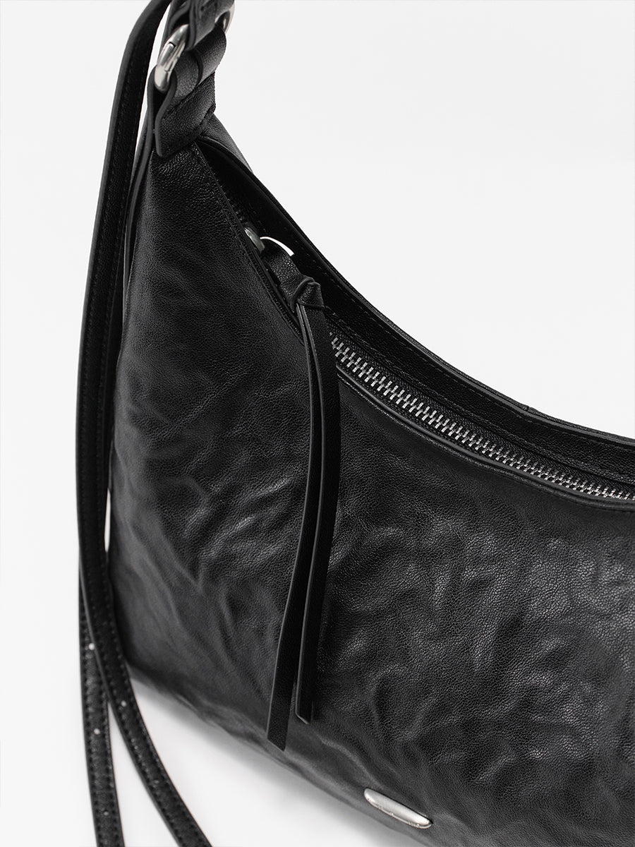 Relaxed hobo armpit bag
