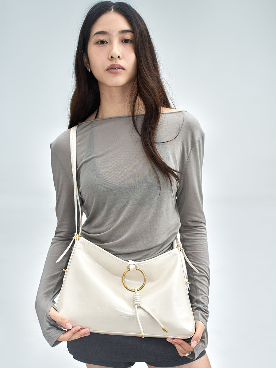 Fashionable and nostalgic tote bag