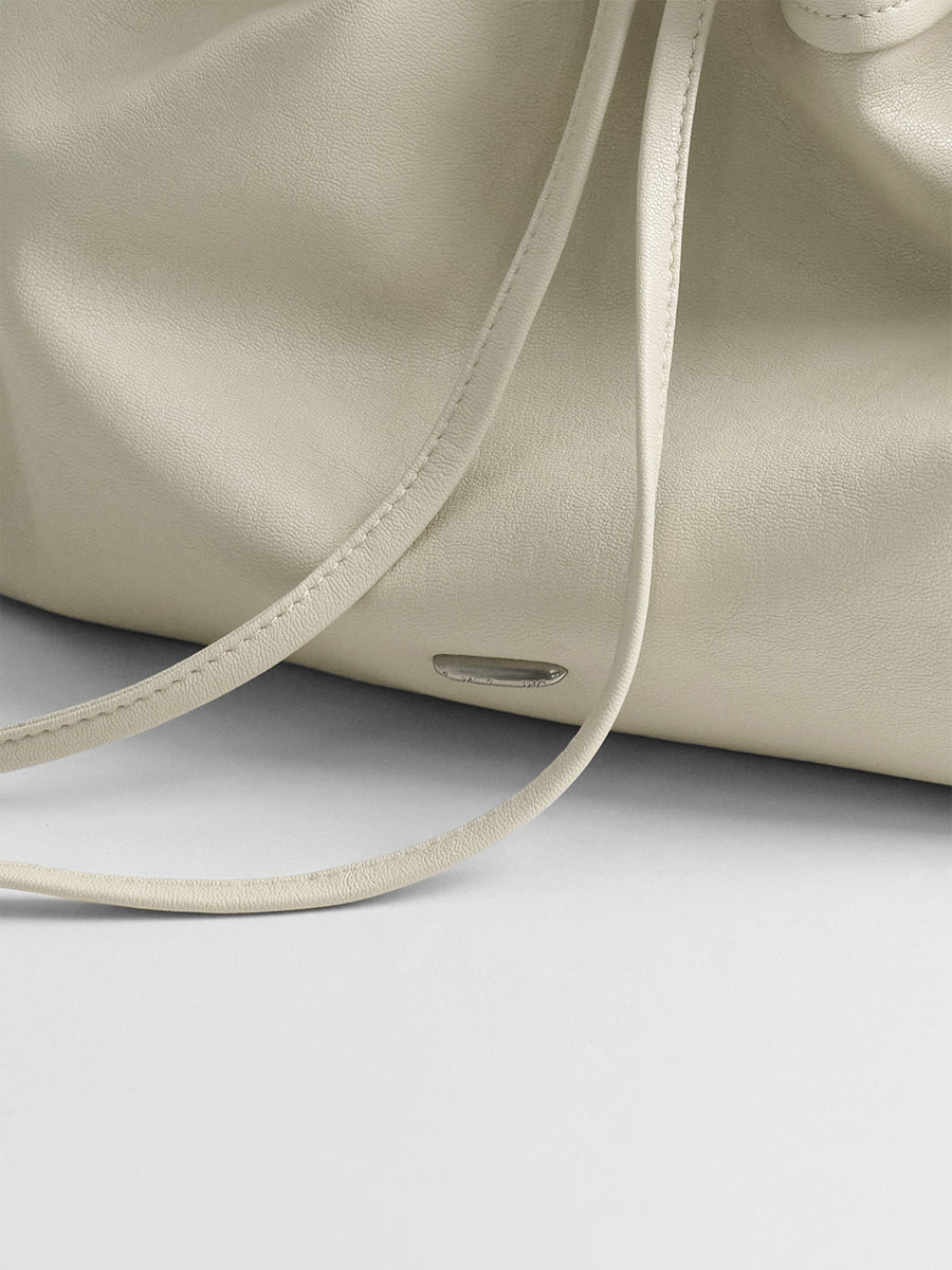 Large-capacity tote bag