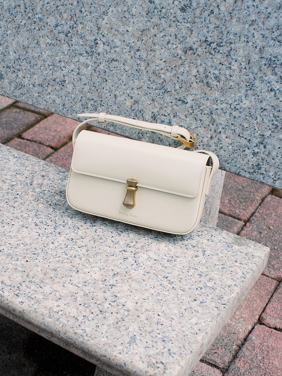 First Look-Underarm Square Bag