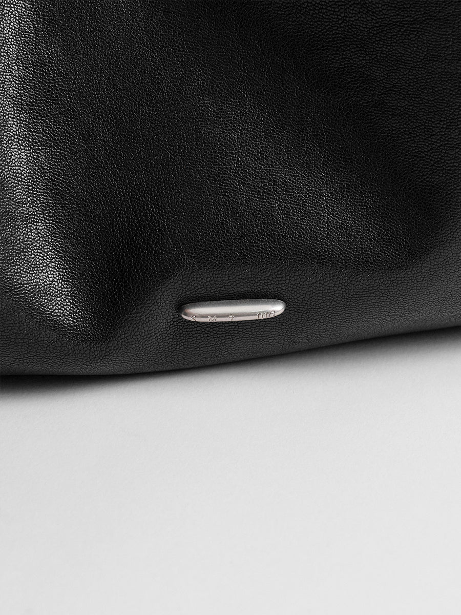 Large-capacity tote bag