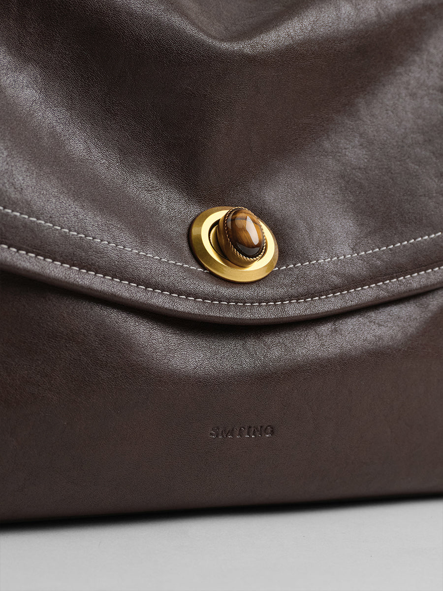 Daily commuting messenger bag