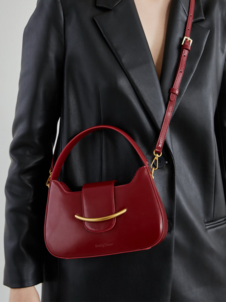 Elegant and fashionable mini handbag