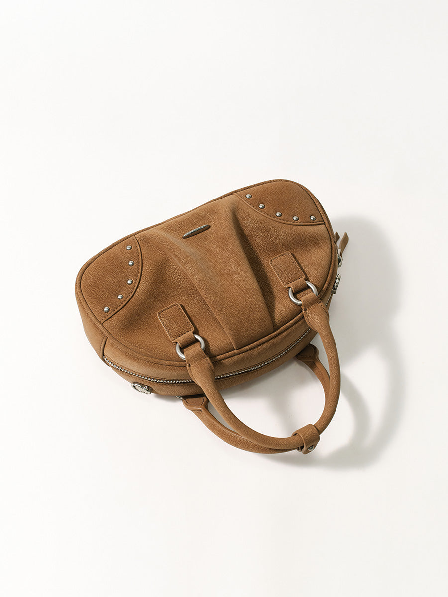 A small semi-circular bowling bag