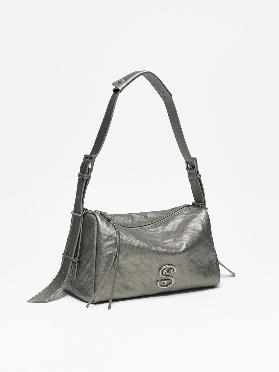 Elegant and fashionable pillow bag