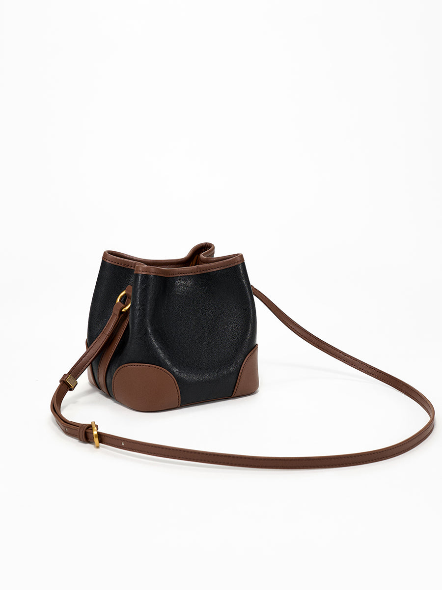 Small and lazy crossbody bucket bag