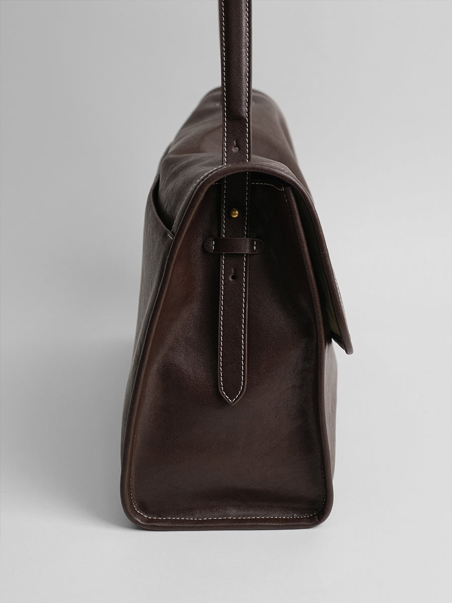 Daily commuting messenger bag