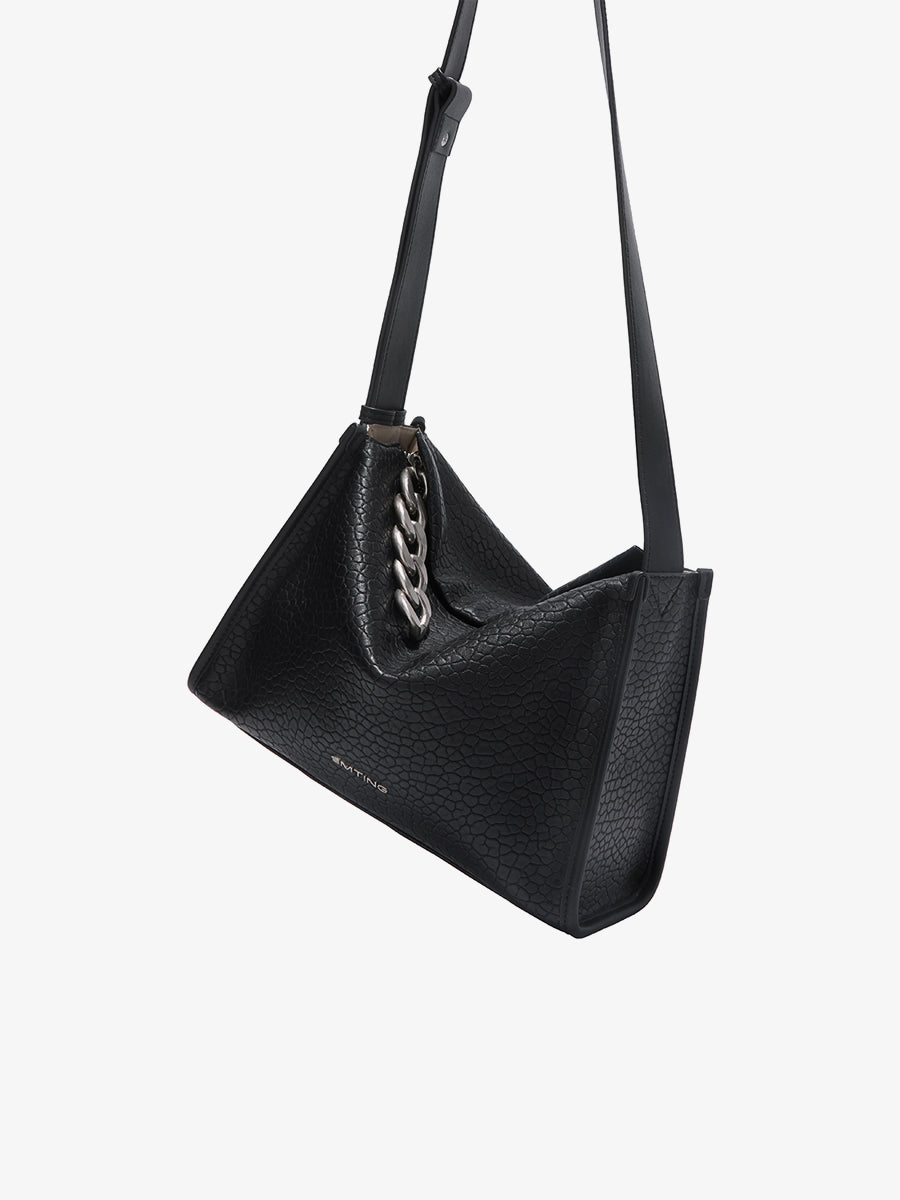 Generous and casual chic boston bag