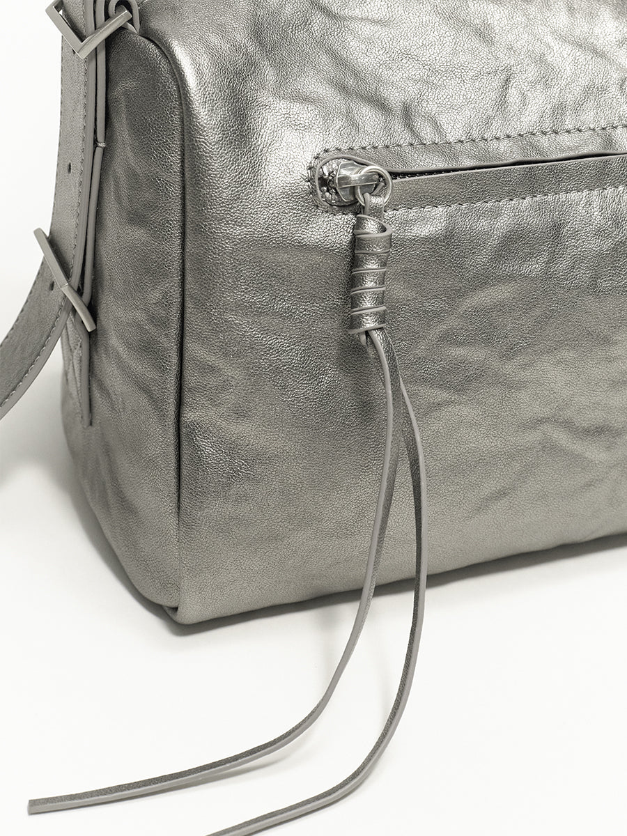 Elegant and fashionable pillow bag