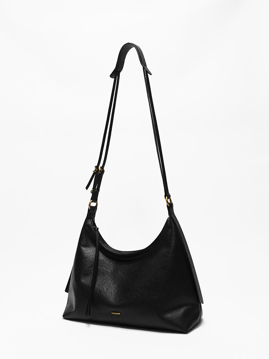 Fashionable minimalist low-key hobo bag