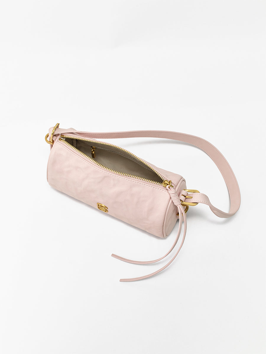 Sophisticated and Versatile Bucket Bag