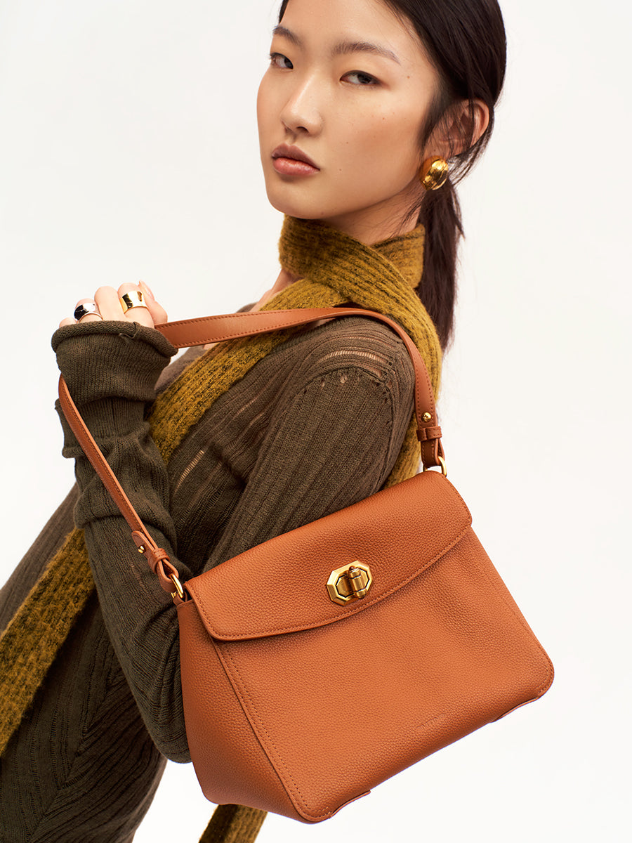 Looking for-Underarm Bag