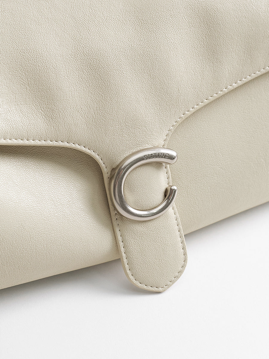 Large-capacity commuter hobo bag