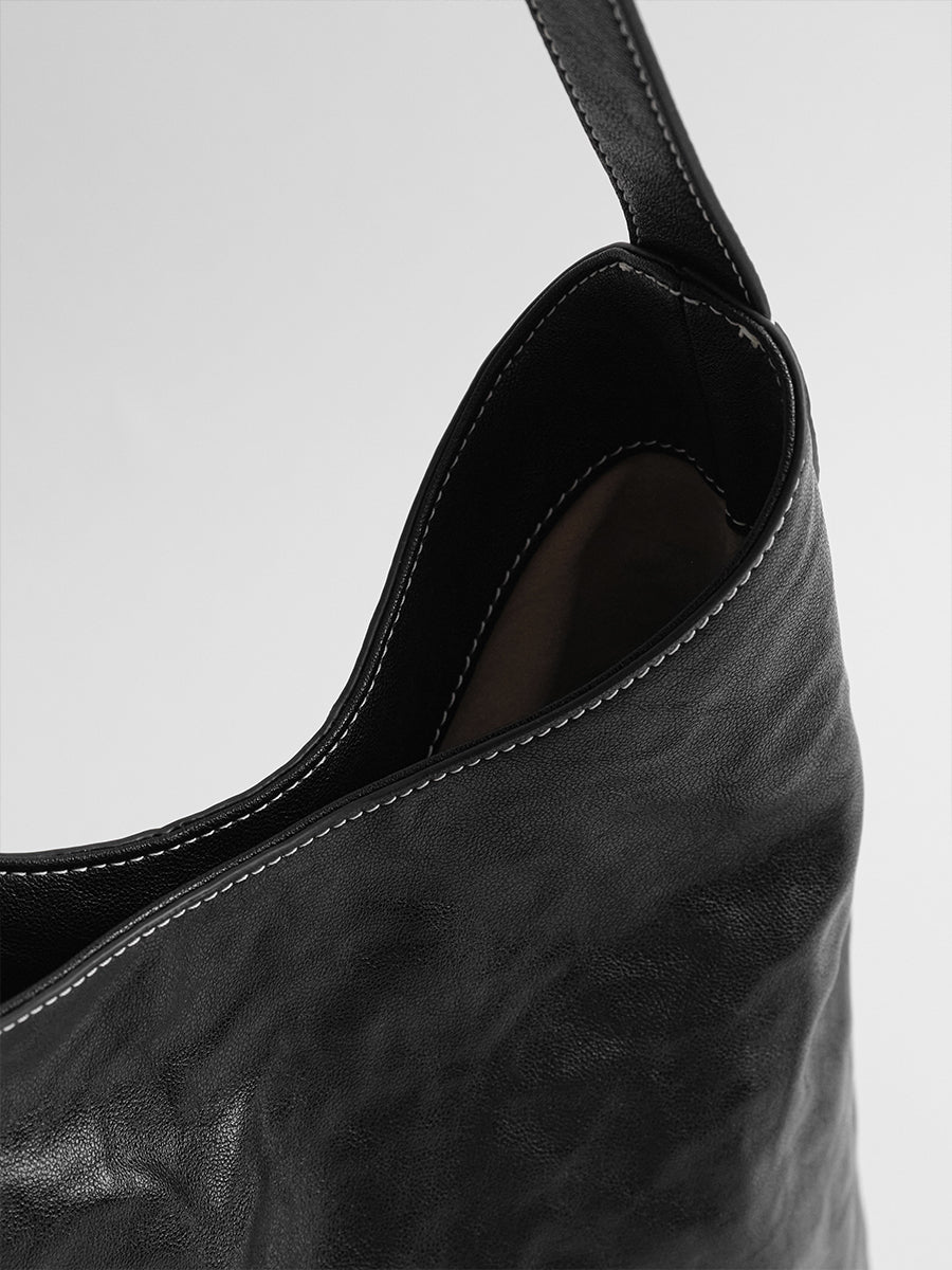 Sartorial tote bag with a niche design