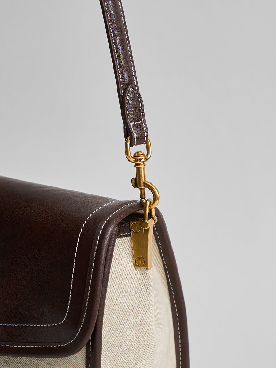 The new single-shoulder bag is versatile