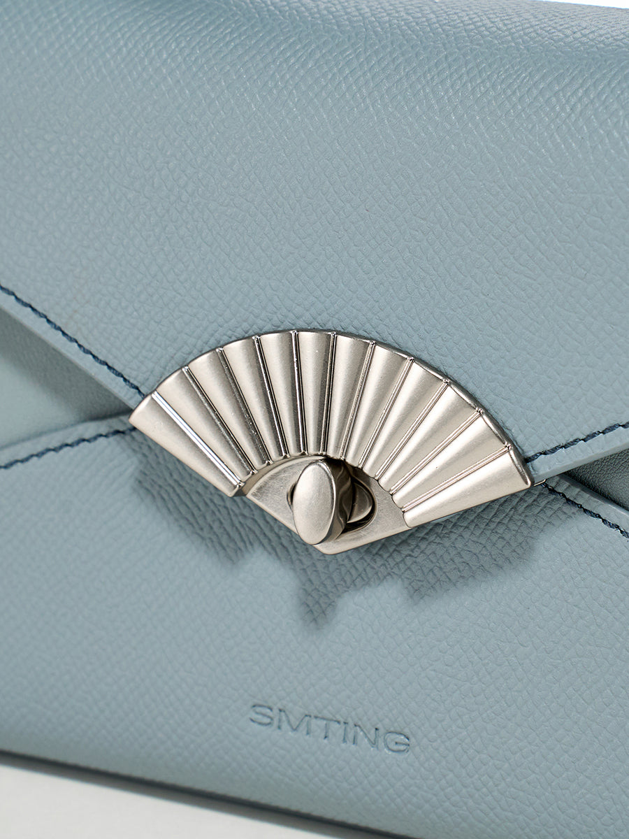 Three-dimensional genuine leather small square bag