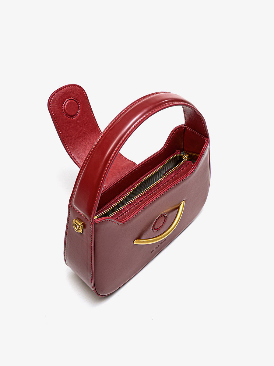 Elegant and fashionable mini handbag