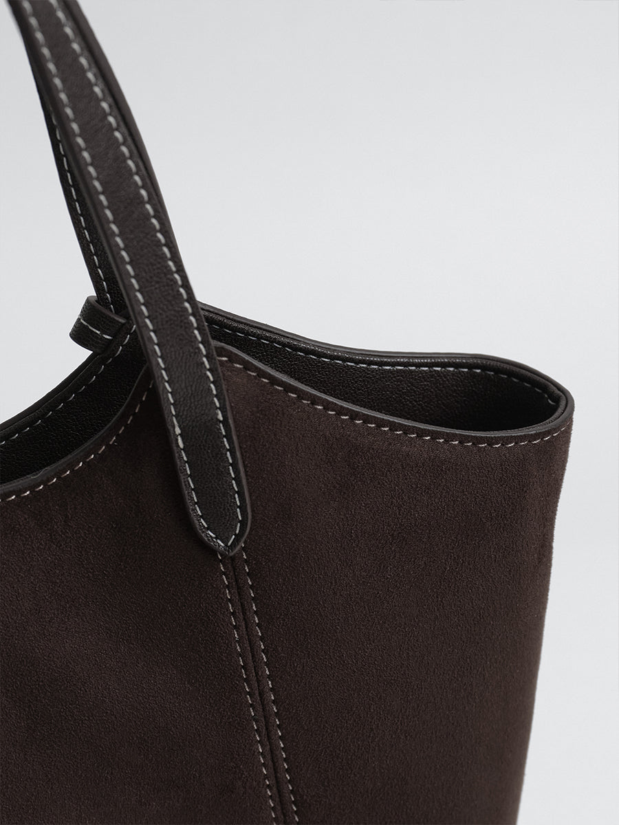 Large-capacity tote bag