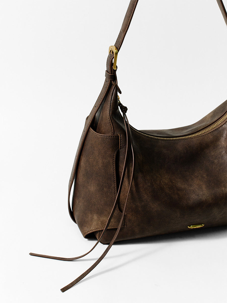 Retro and versatile hobo bag