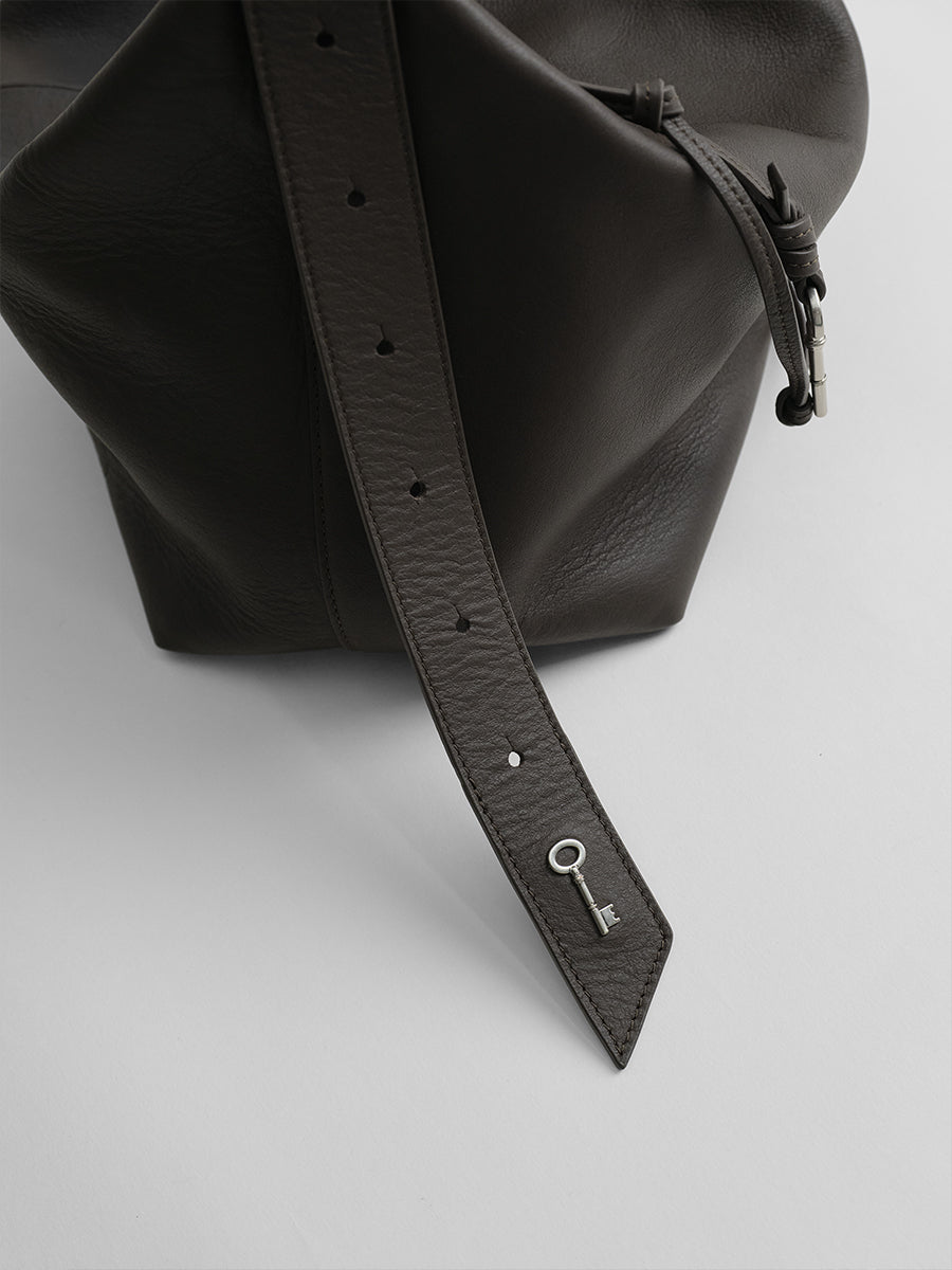 First-layer cowhide hobo bag
