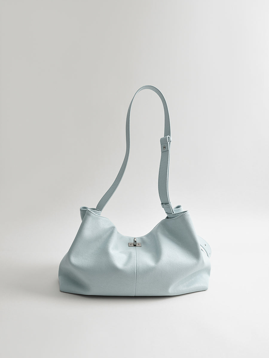 Large-capacity commuter tote bag
