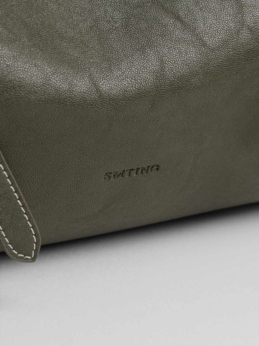 Large-capacity tote bag