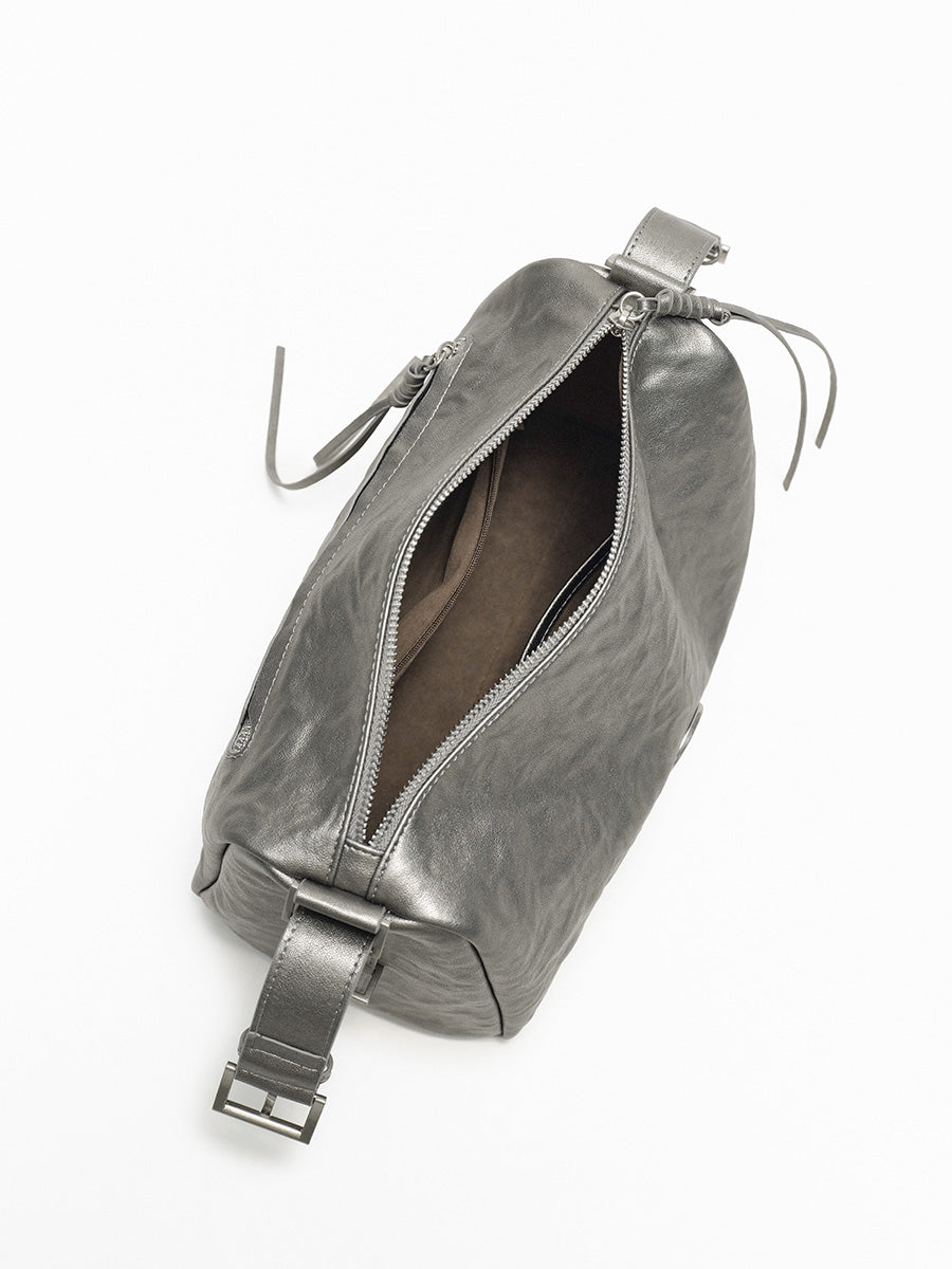 Elegant and fashionable pillow bag