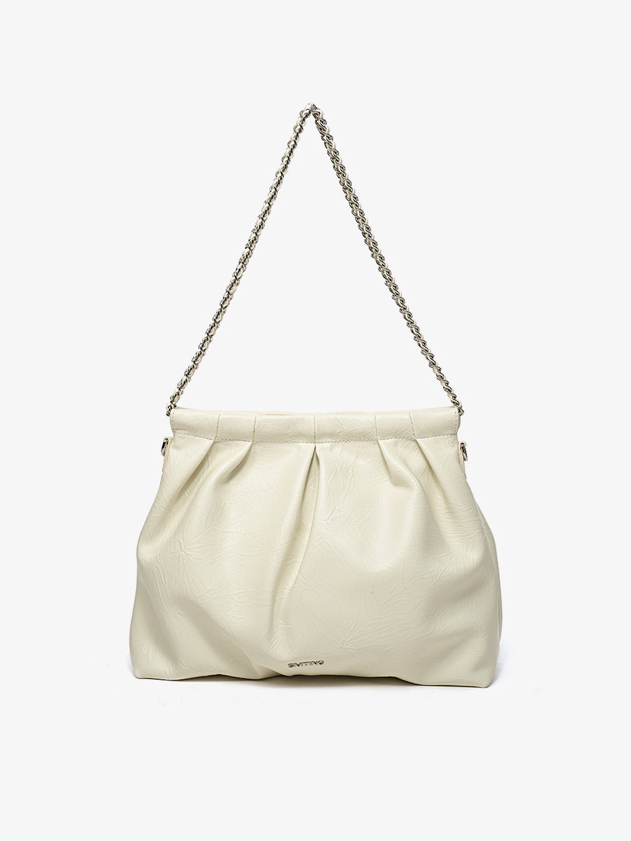 Tissage d'un sac fourre-tout en chaîne de nuages