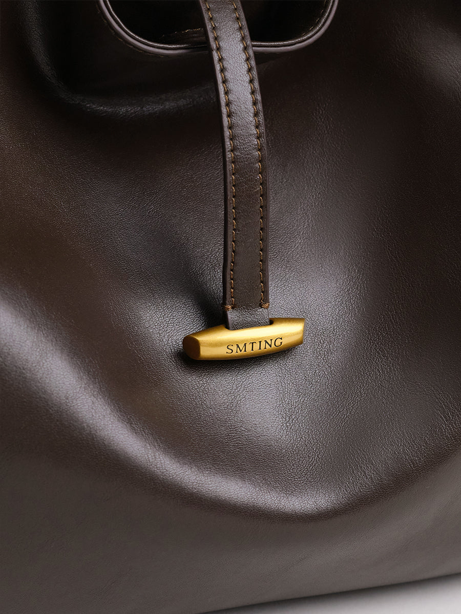 Large-capacity tote bag