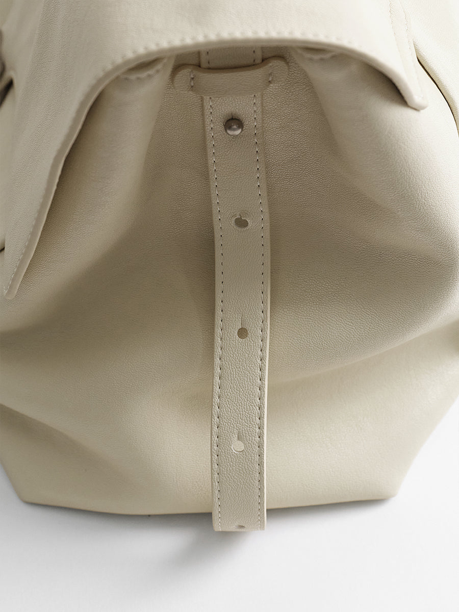 Large-capacity commuter hobo bag