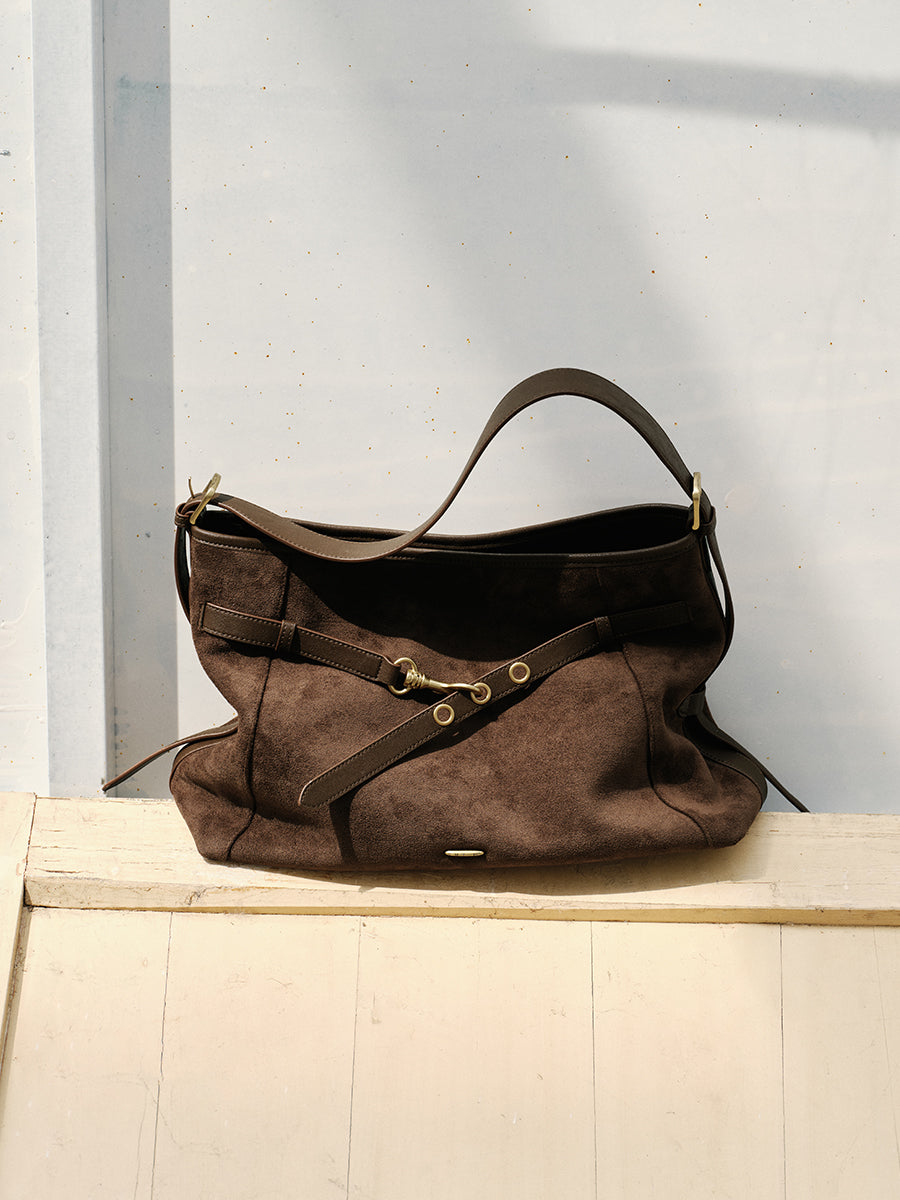 Elegant and comfortable large-capacity tote bag