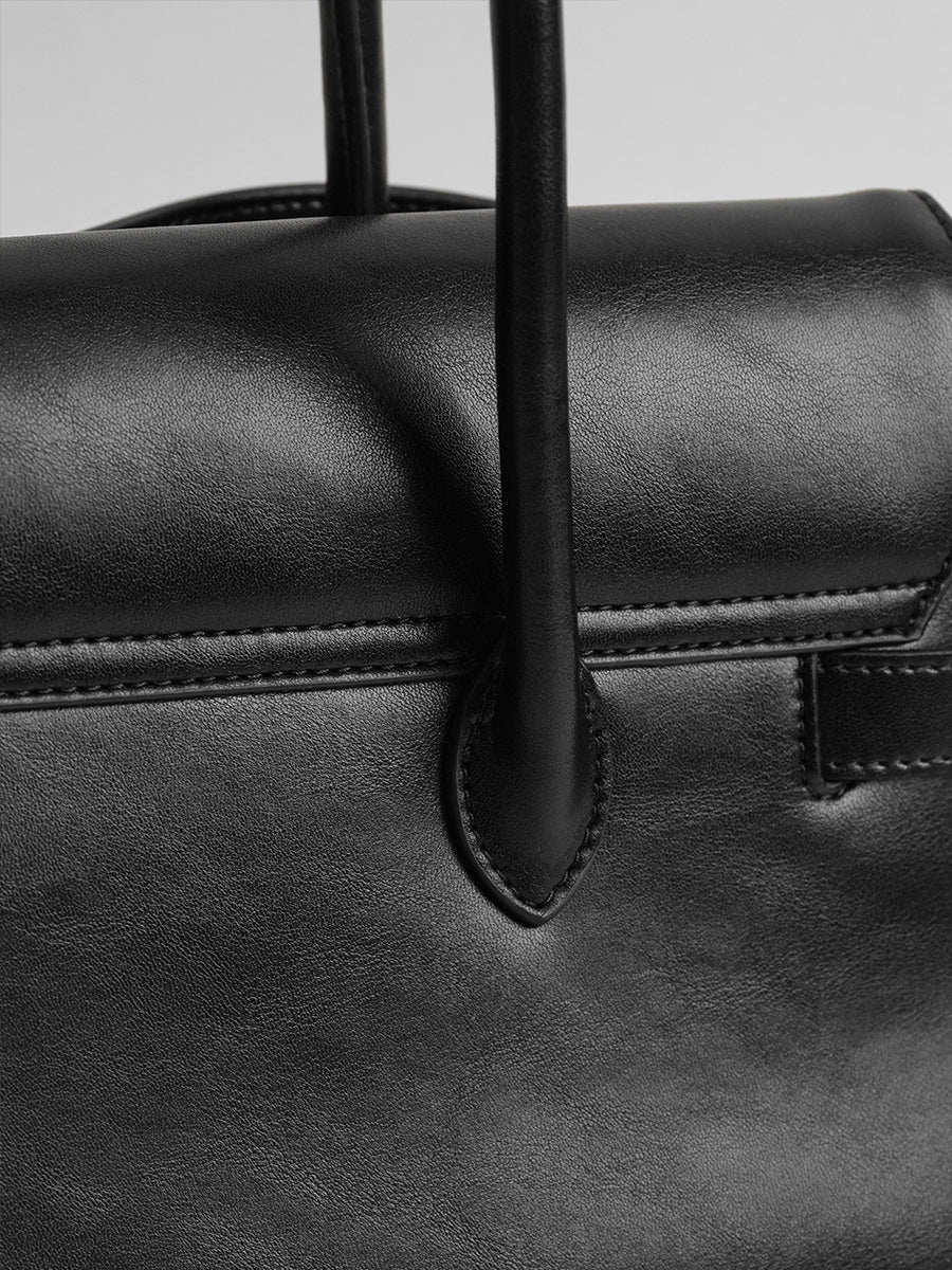 Advanced Sensation Commuter Shoulder Bag