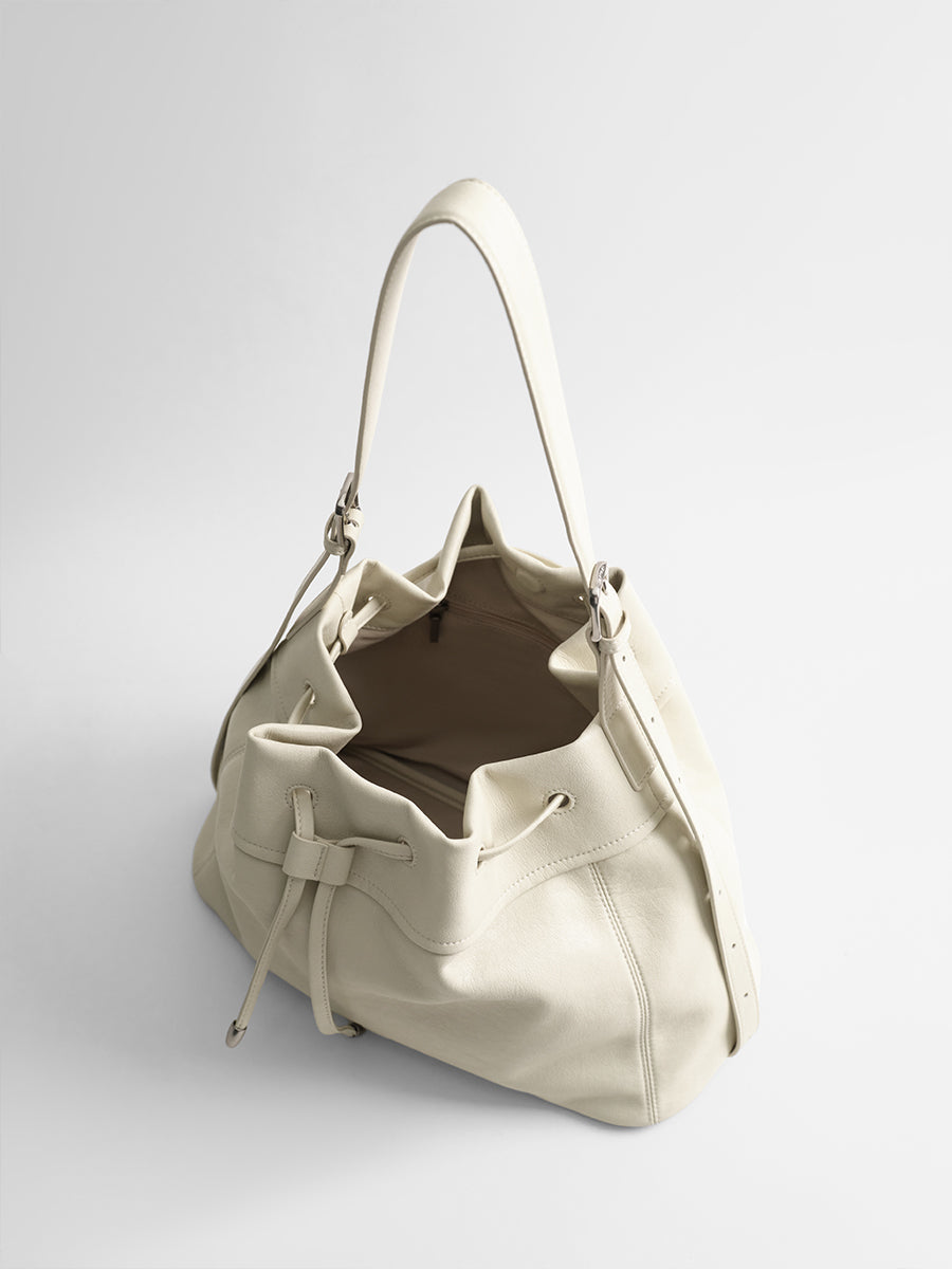 Large-capacity tote bag