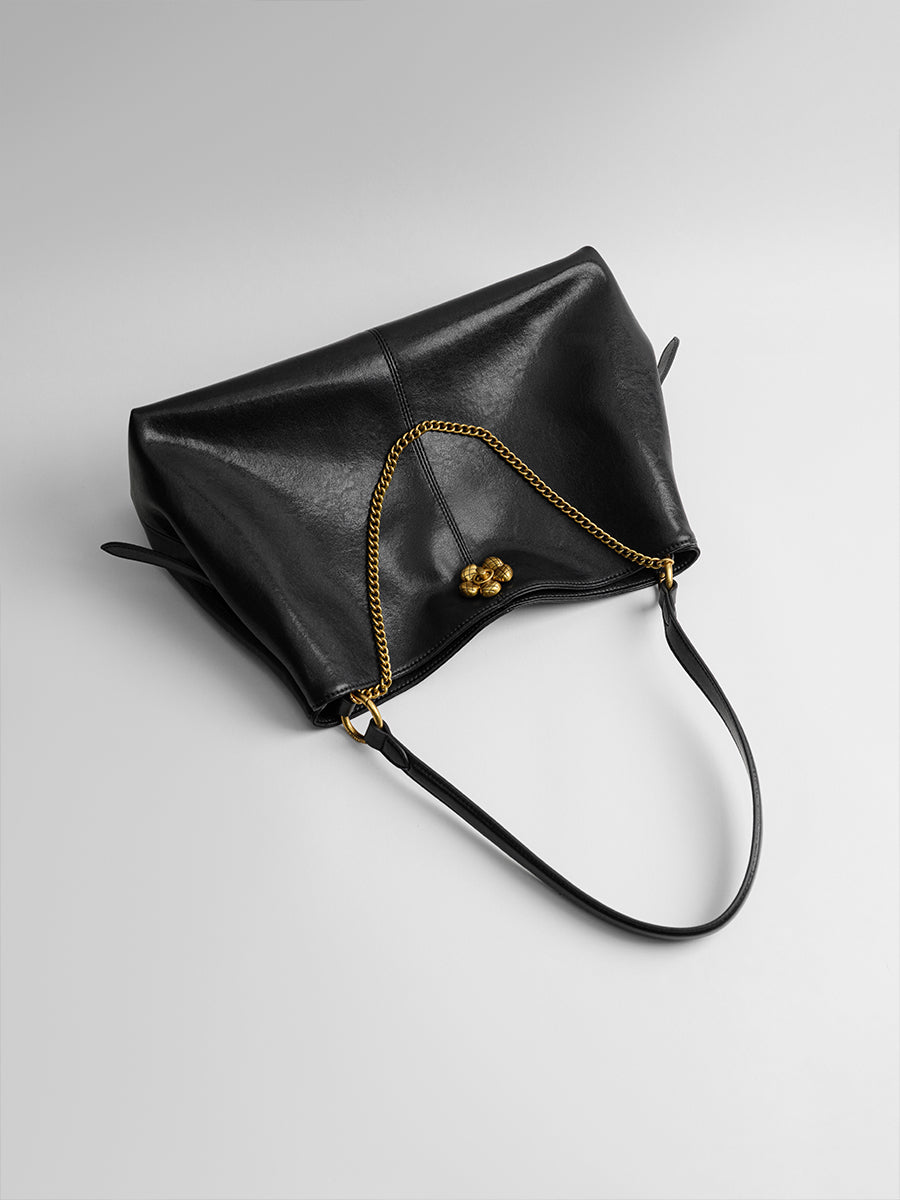 Large-capacity commuter tote bag