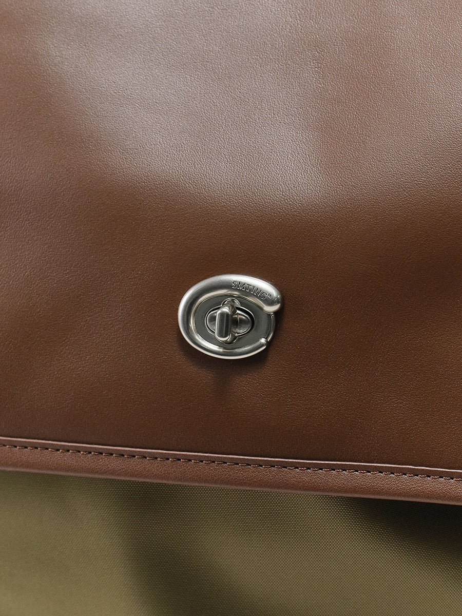 Large-capacity commuter backpack
