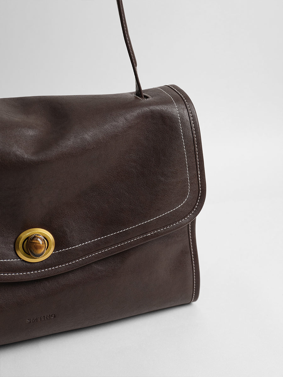 Daily commuting messenger bag