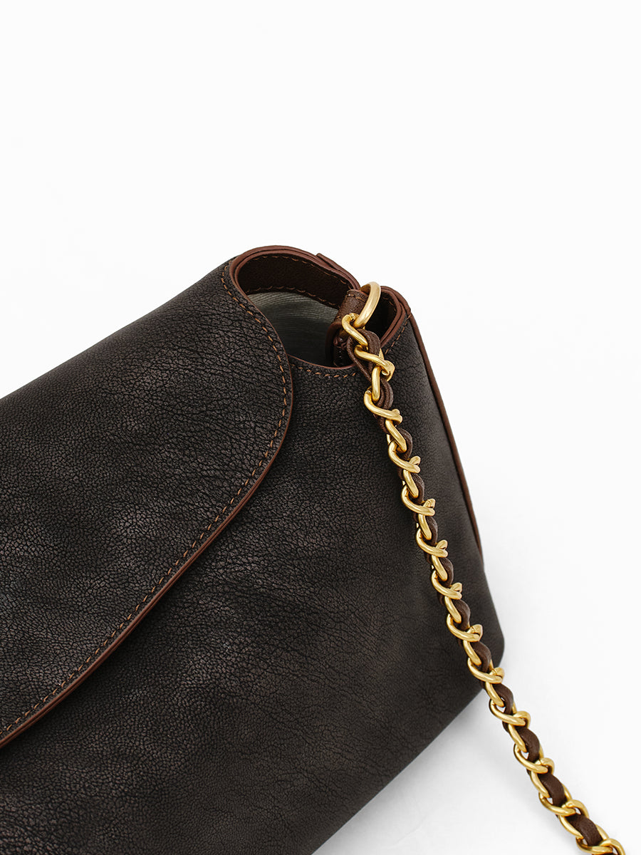 Fashionable stable and high-end pillow bag