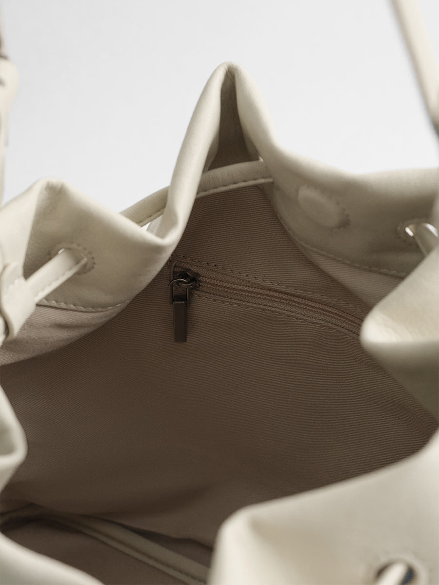 Large-capacity tote bag