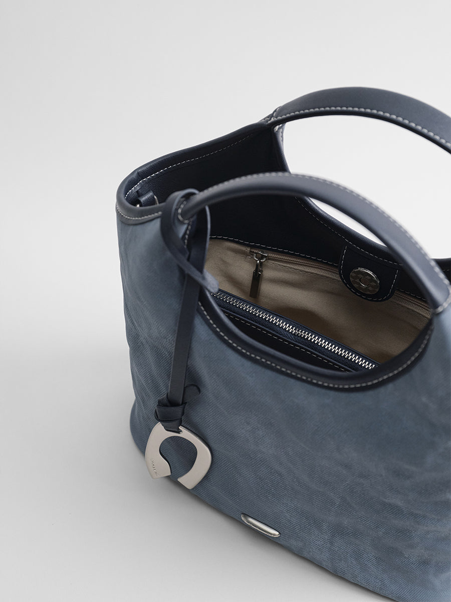 New lightweight luxury bucket bag